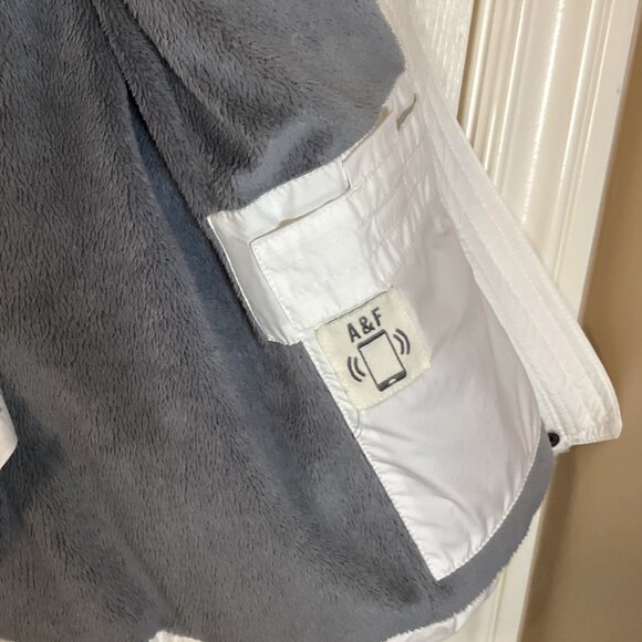 Abercrombie & Fitch White Puffer Jacket Hooded Size S Skiing Snow Winter - Picture 7 of 15